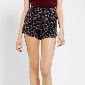 Kimchi Blue Urban Outfitters Floral Printed Shorts High Waisted M-10 NWT 217891